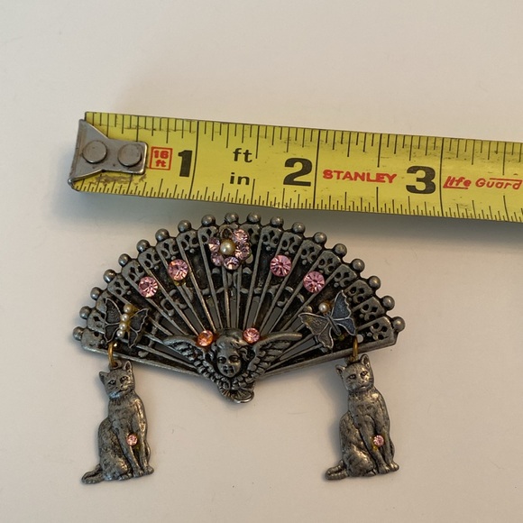 Vintage Fan Shaped Brooch with Angels Butterflies & Cats - Picture 9 of 9